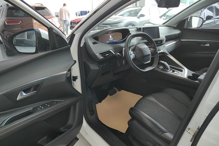 Used Peugeot 5008 2017 350THP 7-Seater Elite Edition Driver Seat