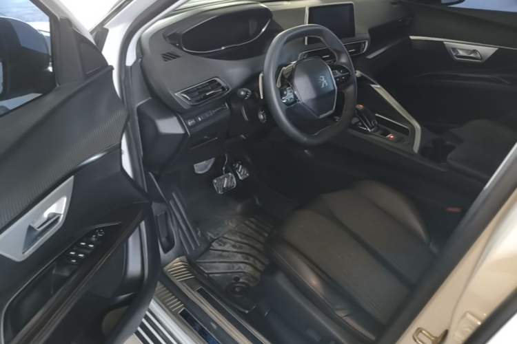 Used Peugeot 5008 2017 350THP 7-Seater Elite Edition Driver Seat