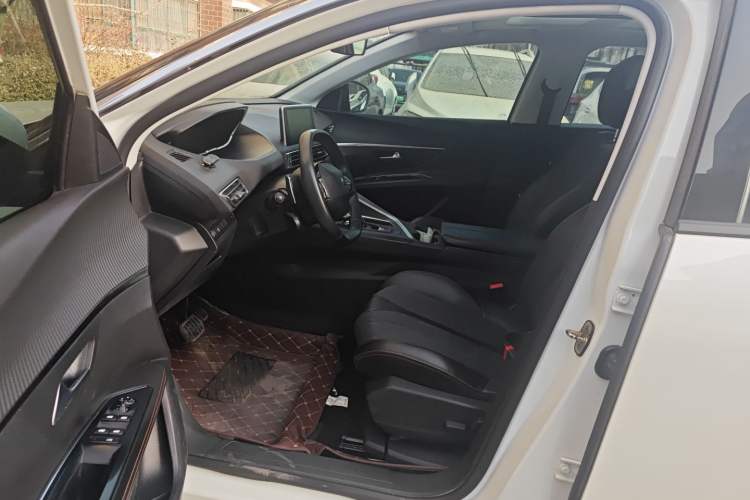 Used Peugeot 5008 2017 380THP 7-Seater Elite Edition Driver Seat