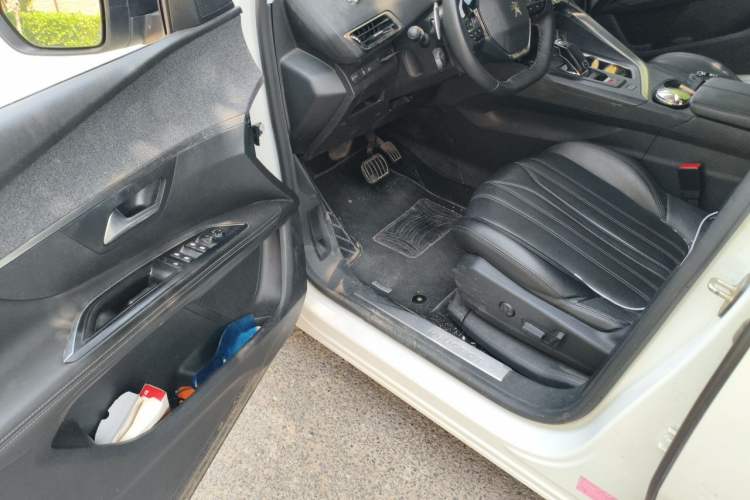 Used Peugeot 5008 2017 380THP 7-Seater Luxury Edition Driver Seat