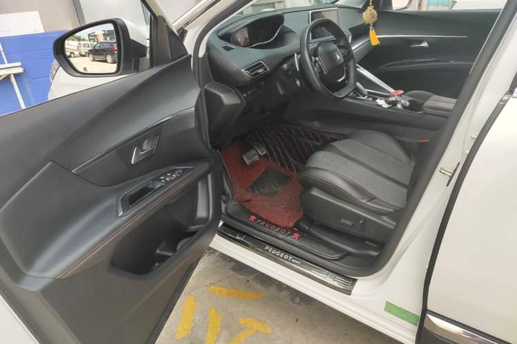 Used Peugeot 5008 2017 350THP 7-Seater Elite Edition Driver Seat