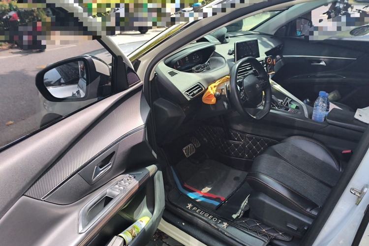 Used Peugeot 5008 2017 350THP 7-Seater Elite Edition Driver Seat