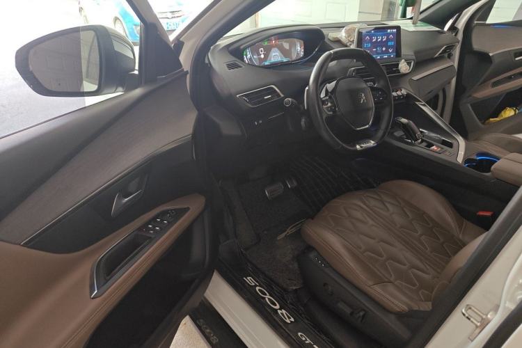 Used Peugeot 5008 2017 380THP 7-Seater Luxury GT Edition Driver Seat