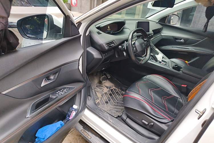 Used Peugeot 5008 2017 380THP 7-Seater Elite Edition Driver Seat