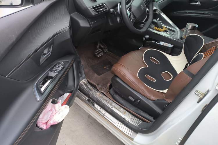 Used Peugeot 5008 2017 350THP 7-Seater Elite Edition Driver Seat