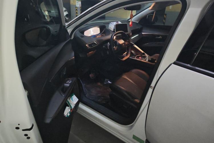 Used Peugeot 5008 2017 380THP 7-Seater Elite Edition Driver Seat