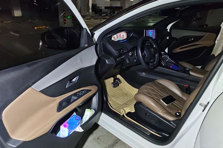 Used Peugeot 5008 2017 380THP 7-Seater Luxury GT Edition Driver Seat