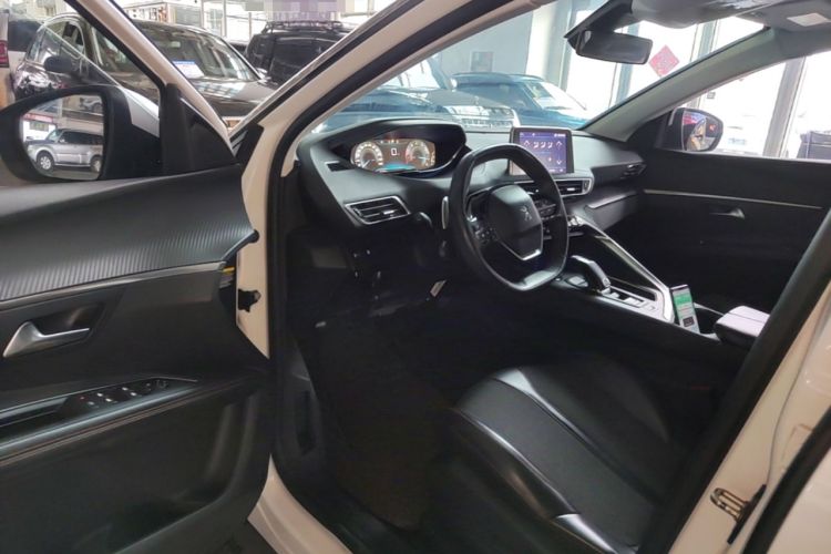 Used Peugeot 5008 2017 350THP 7-Seater Elite Edition Driver Seat
