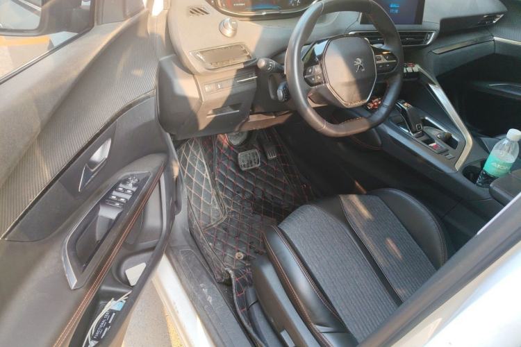 Used Peugeot 5008 2017 350THP 7-Seater Elite Edition Driver Seat