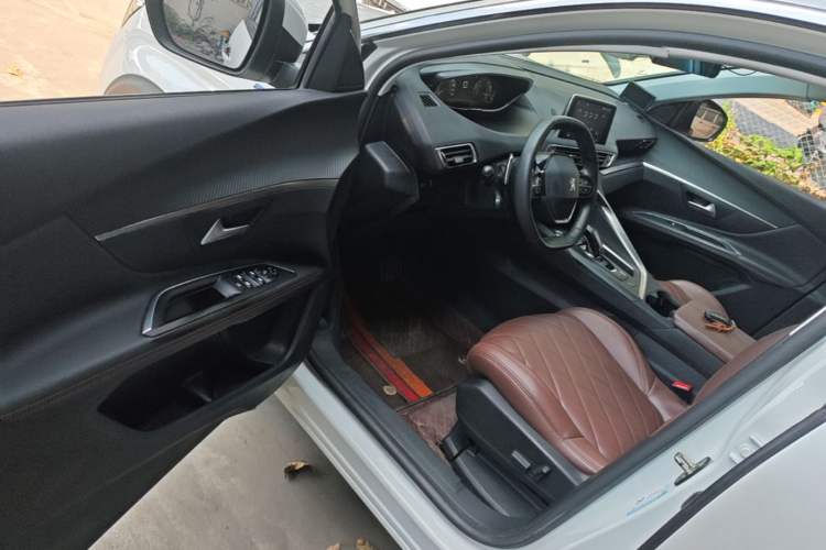 Used Peugeot 5008 2017 380THP 7-Seater Elite Edition Driver Seat