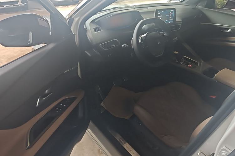 Used Peugeot 5008 2017 380THP 7-Seater Luxury GT Edition Driver Seat