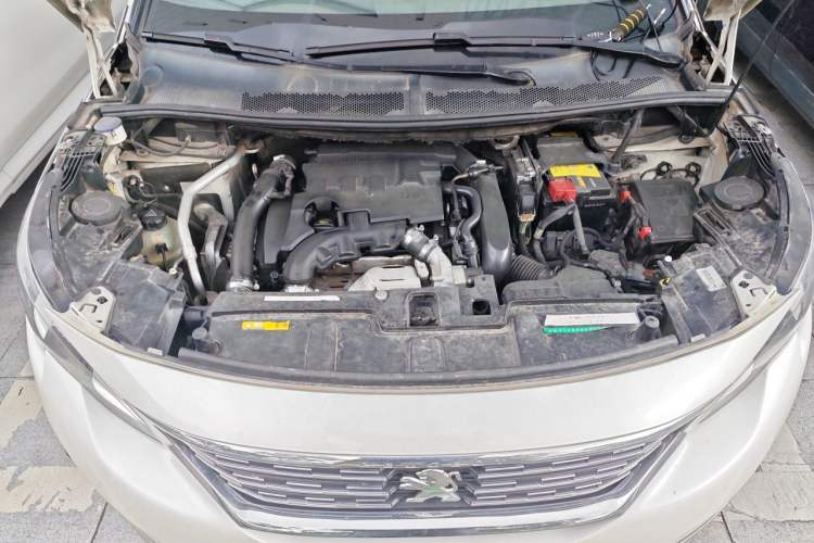 Used Peugeot 5008 2017 350THP 7-Seater Elite Edition Engine Bay
