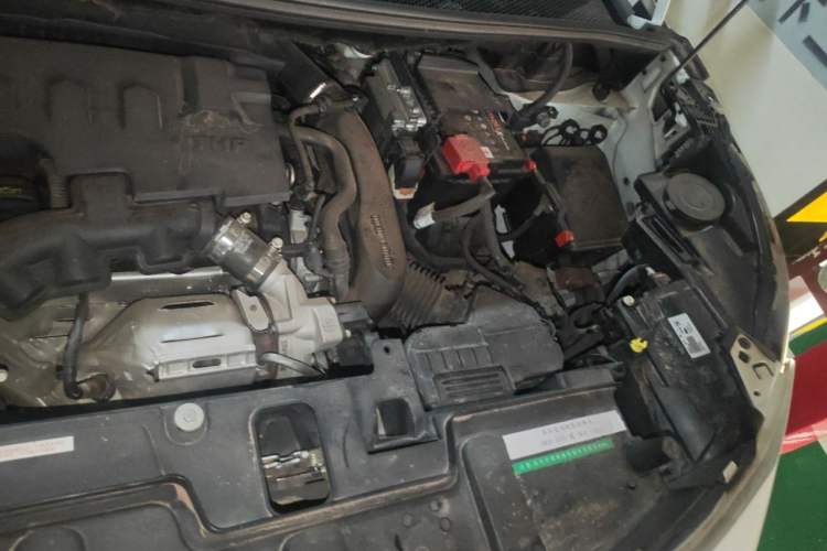 Used Peugeot 5008 2017 350THP 7-Seater Elite Edition Engine Bay Left