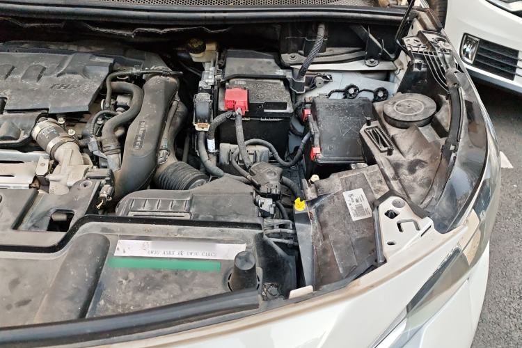 Used Peugeot 5008 2017 350THP 7-Seater Elite Edition Engine Bay Left