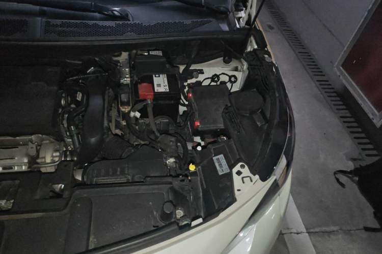 Used Peugeot 5008 2017 380THP 7-Seater Elite Edition Engine Bay Left