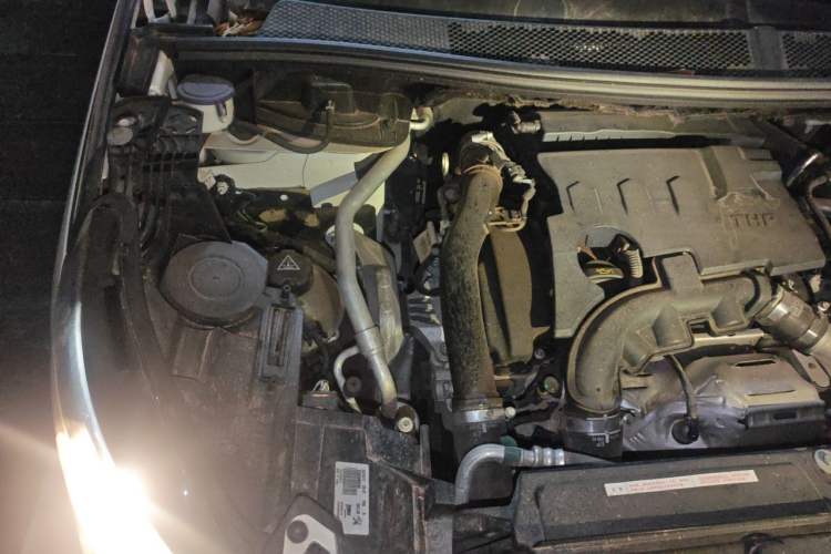 Used Peugeot 5008 2017 350THP 7-Seater Elite Edition Engine Bay Right