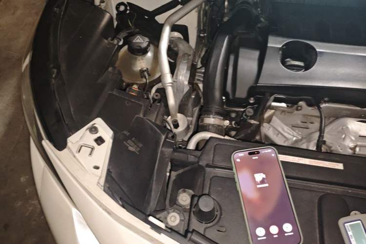 Used Peugeot 5008 2017 380THP 7-Seater Luxury Edition Engine Bay Right