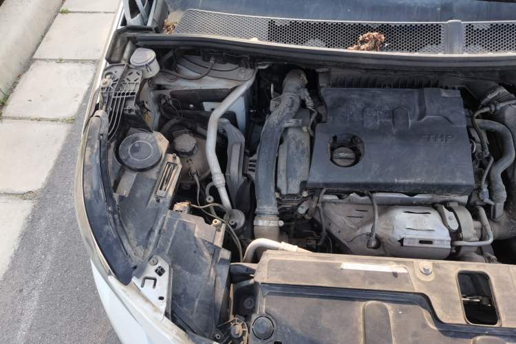 Used Peugeot 5008 2017 380THP 7-Seater Elite Edition Engine Bay Right