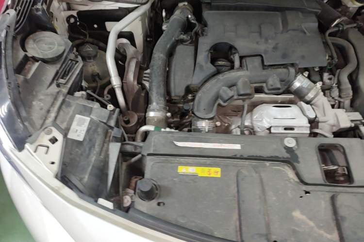 Used Peugeot 5008 2017 350THP 7-Seater Elite Edition Engine Bay Right