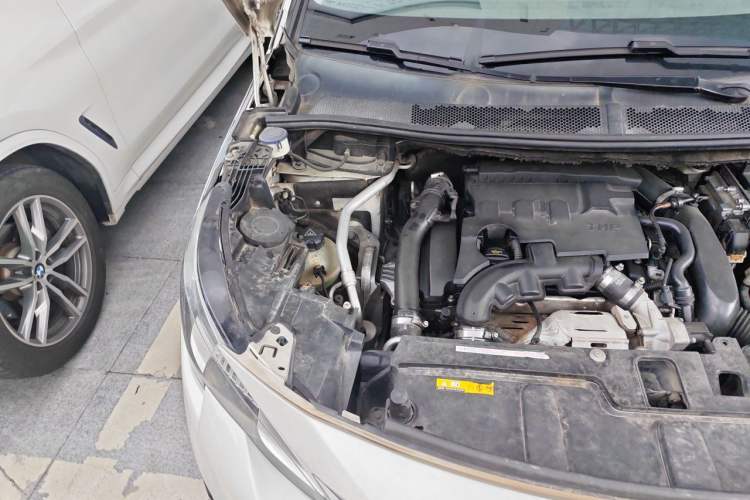 Used Peugeot 5008 2017 350THP 7-Seater Elite Edition Engine Bay Right