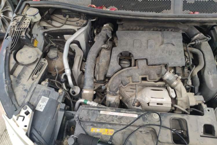 Used Peugeot 5008 2017 350THP 7-Seater Elite Edition Engine Bay Right