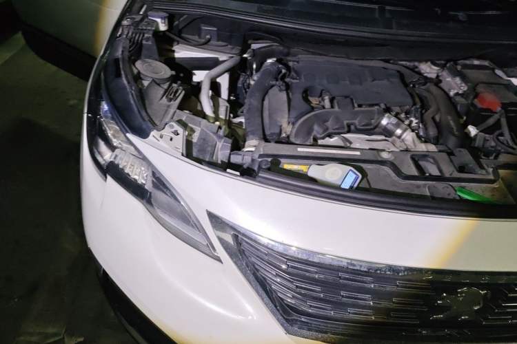 Used Peugeot 5008 2017 350THP 7-Seater Elite Edition Engine Bay Right