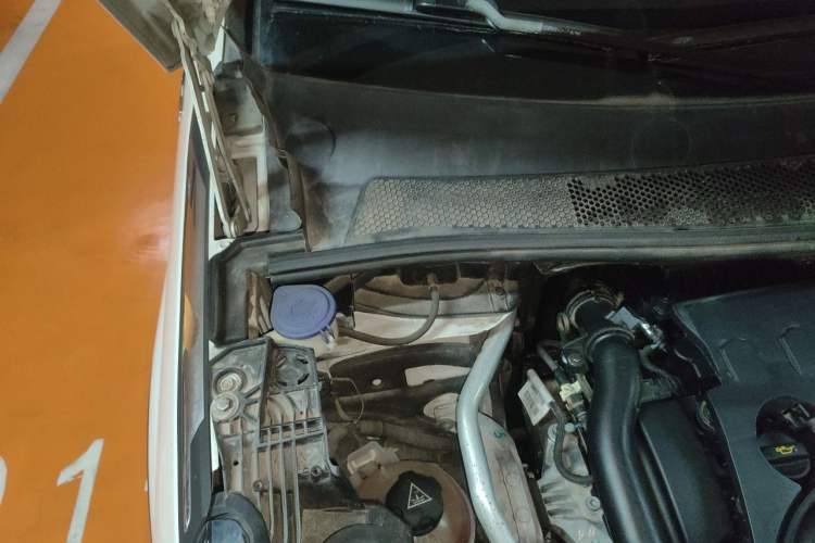 Used Peugeot 5008 2017 350THP 7-Seater Elite Edition Engine Bay Right