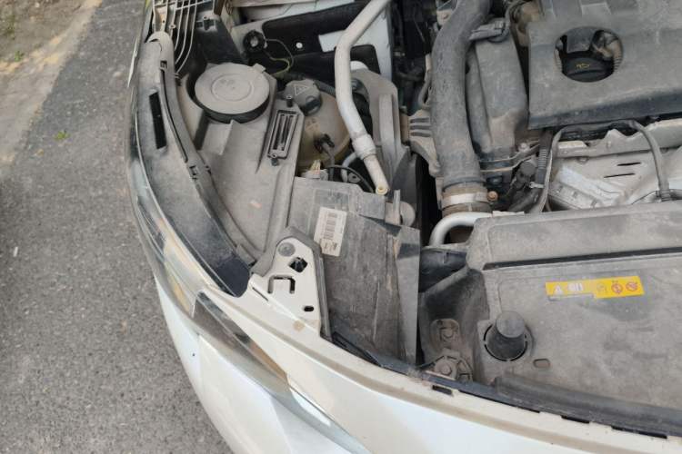 Used Peugeot 5008 2017 380THP 7-Seater Luxury Edition Engine Bay Right