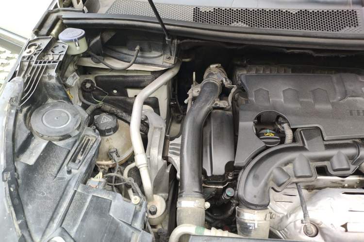 Used Peugeot 5008 2017 350THP 7-Seater Elite Edition Engine Bay Right
