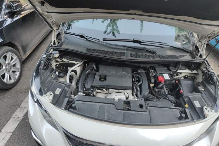 Used Peugeot 5008 2017 380THP 7-Seater Luxury GT Edition Engine Bay Right