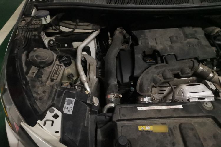 Used Peugeot 5008 2017 350THP 7-Seater Elite Edition Engine Bay Right
