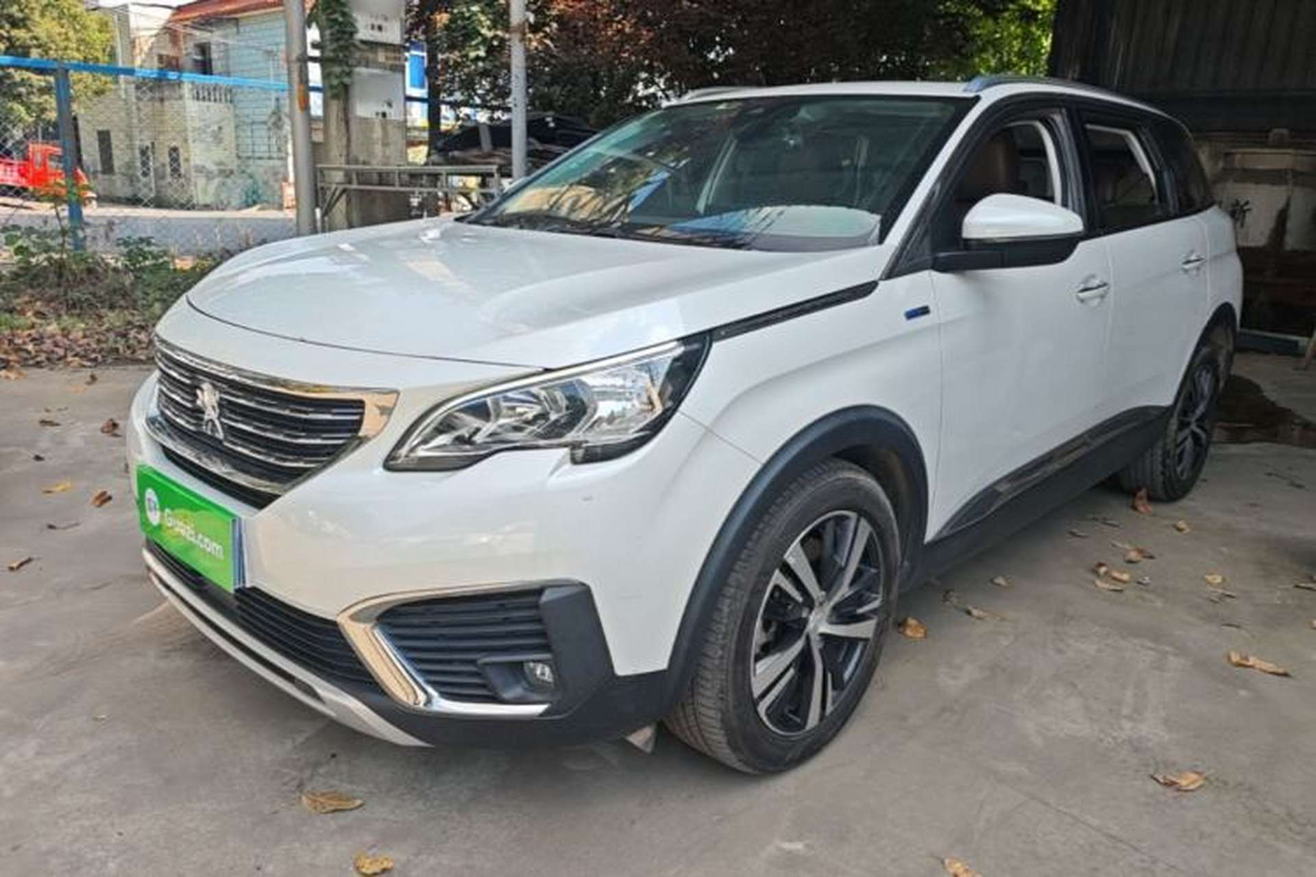 Used Peugeot 5008 2017 380THP 7-Seater Elite Edition Front Left 45 Deg