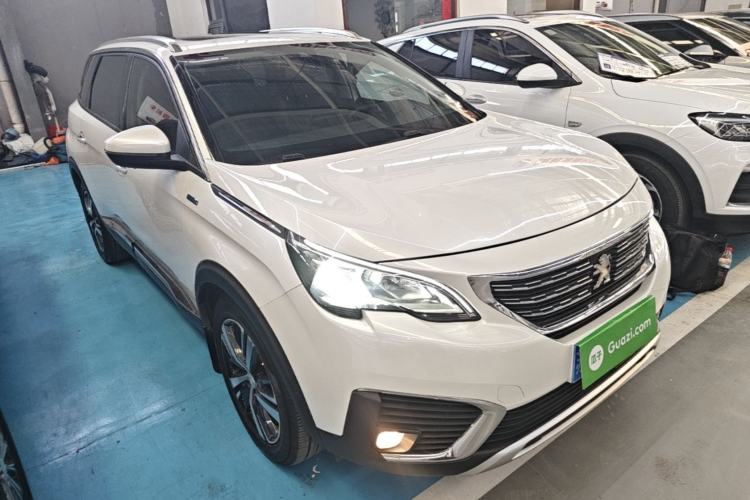 Used Peugeot 5008 2017 380THP 7-Seater Elite Edition Front Right 45 Deg