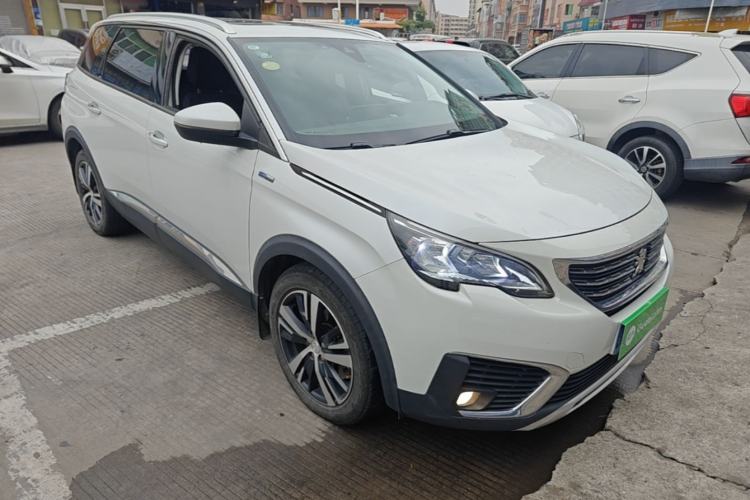 Used Peugeot 5008 2017 350THP 7-Seater Elite Edition Front Right 45 Deg