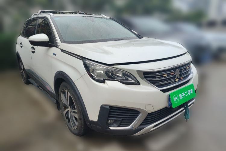 Used Peugeot 5008 2017 350THP 7-Seater Elite Edition Front Right 45 Deg