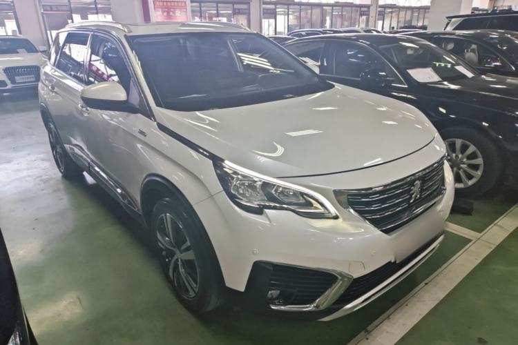 Used Peugeot 5008 2017 350THP 7-Seater Elite Edition Front Right 45 Deg