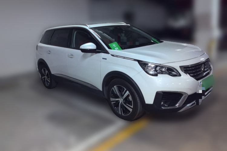 Used Peugeot 5008 2017 350THP 7-Seater Elite Edition Front Right 45 Deg