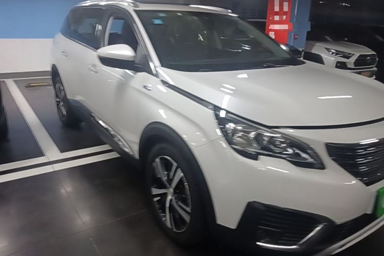 Used Peugeot 5008 2017 350THP 7-Seater Elite Edition Front Right 45 Deg