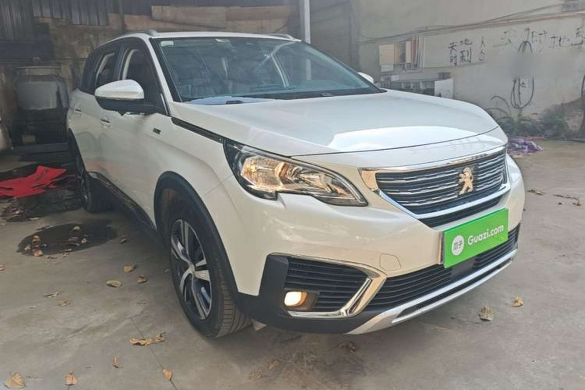 Used Peugeot 5008 2017 380THP 7-Seater Elite Edition Front Right 45 Deg