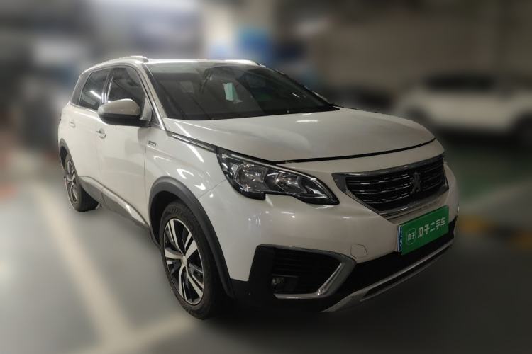 Used Peugeot 5008 2017 350THP 7-Seater Elite Edition Front Right 45 Deg