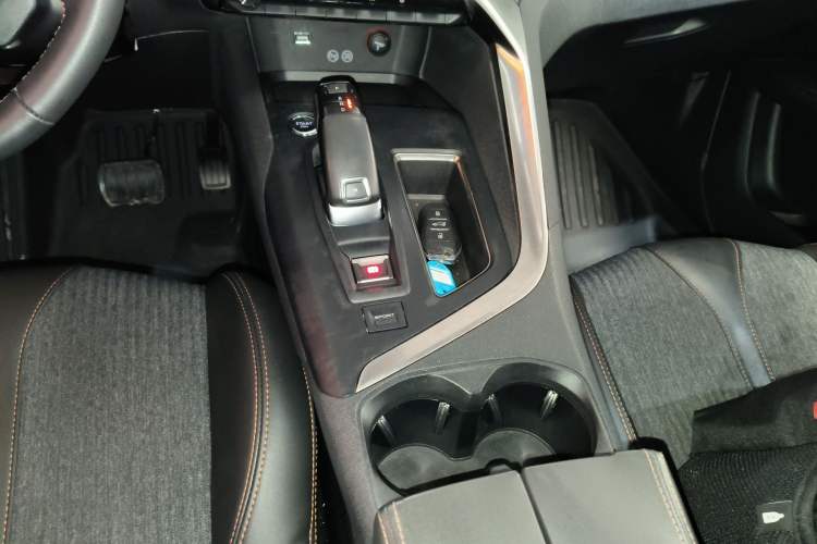 Used Peugeot 5008 2017 350THP 5-Seat Elite Edition Gear Lever