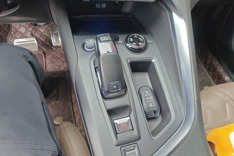 Used Peugeot 5008 2017 380THP 7-Seater Luxury GT Edition Gear Lever