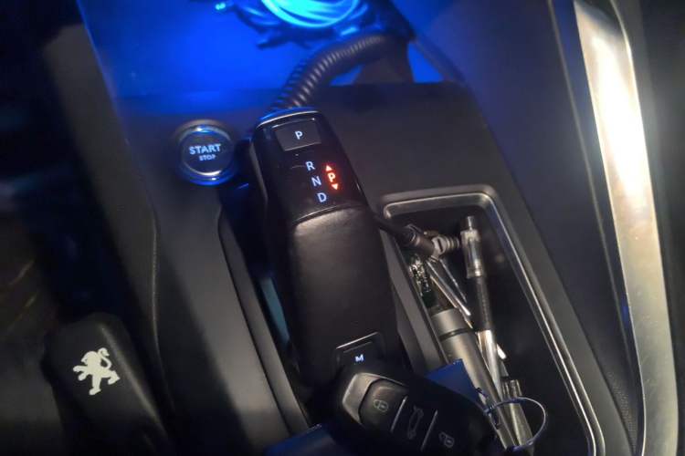 Used Peugeot 5008 2017 380THP 7-Seater Elite Edition Gear Lever