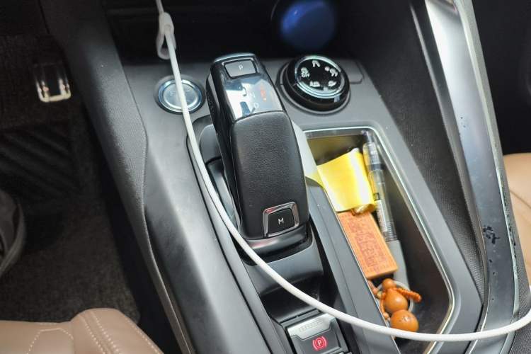 Used Peugeot 5008 2017 380THP 7-Seater Luxury GT Edition Gear Lever