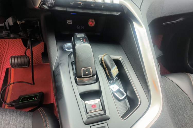 Used Peugeot 5008 2017 350THP 5-Seat Elite Edition Gear Lever
