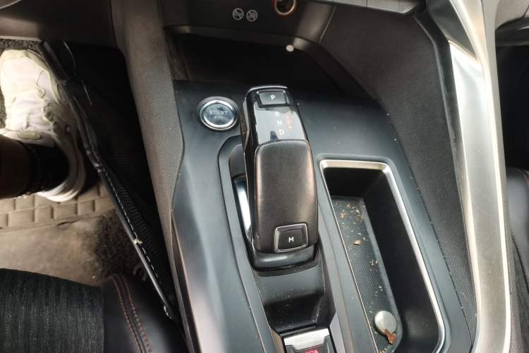 Used Peugeot 5008 2017 380THP 7-Seater Elite Edition Gear Lever
