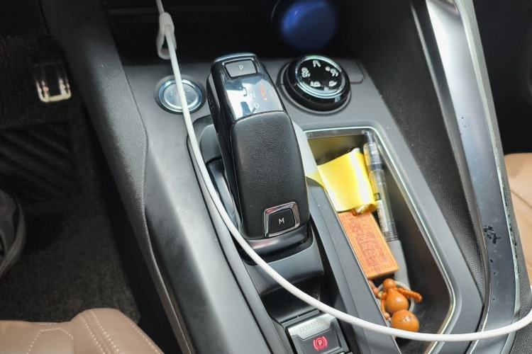 Used Peugeot 5008 2017 380THP 7-Seater Luxury GT Edition Gear Lever