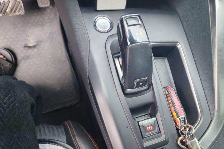 Used Peugeot 5008 2017 380THP 7-Seater Elite Edition Gear Lever