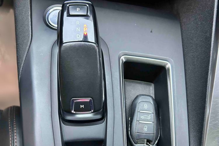 Used Peugeot 5008 2017 380THP 7-Seater Elite Edition Gear Lever