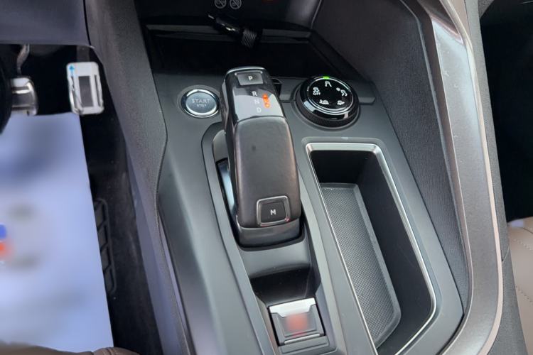 Used Peugeot 5008 2017 380THP 7-Seater Luxury GT Edition Gear Lever